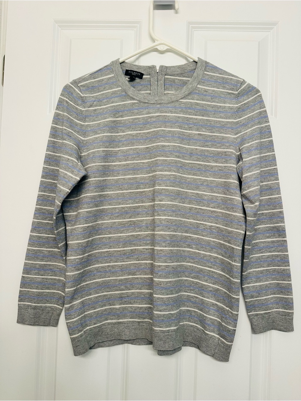 🍎 Women’s Talbots Gray Striped Crewneck shirt